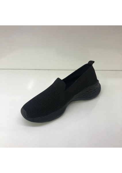 210 Woga Comfort Slip-On Sneaker