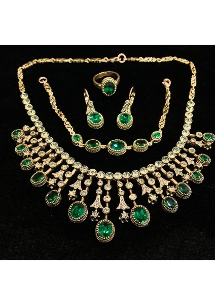 - Zümrüt Swarovski Taşlı Elmas Montür Gerdanlık Küpe Yüzük Bileklik Set Sevgiliye Hediye