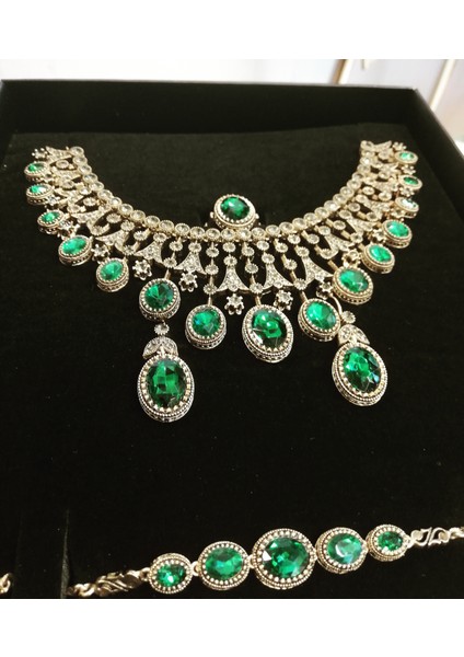 - Yakut Swarovski Taşlı Elmas Montür Gerdanlık Küpe Yüzük Bileklik Set Sevgiliye Hediye indirimleri