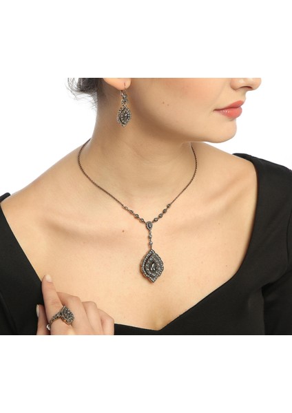 - Elmas Montür Badem Swarovski Taş Gerdanlık Küpe Yüzük Set Sevgiliye Hediye