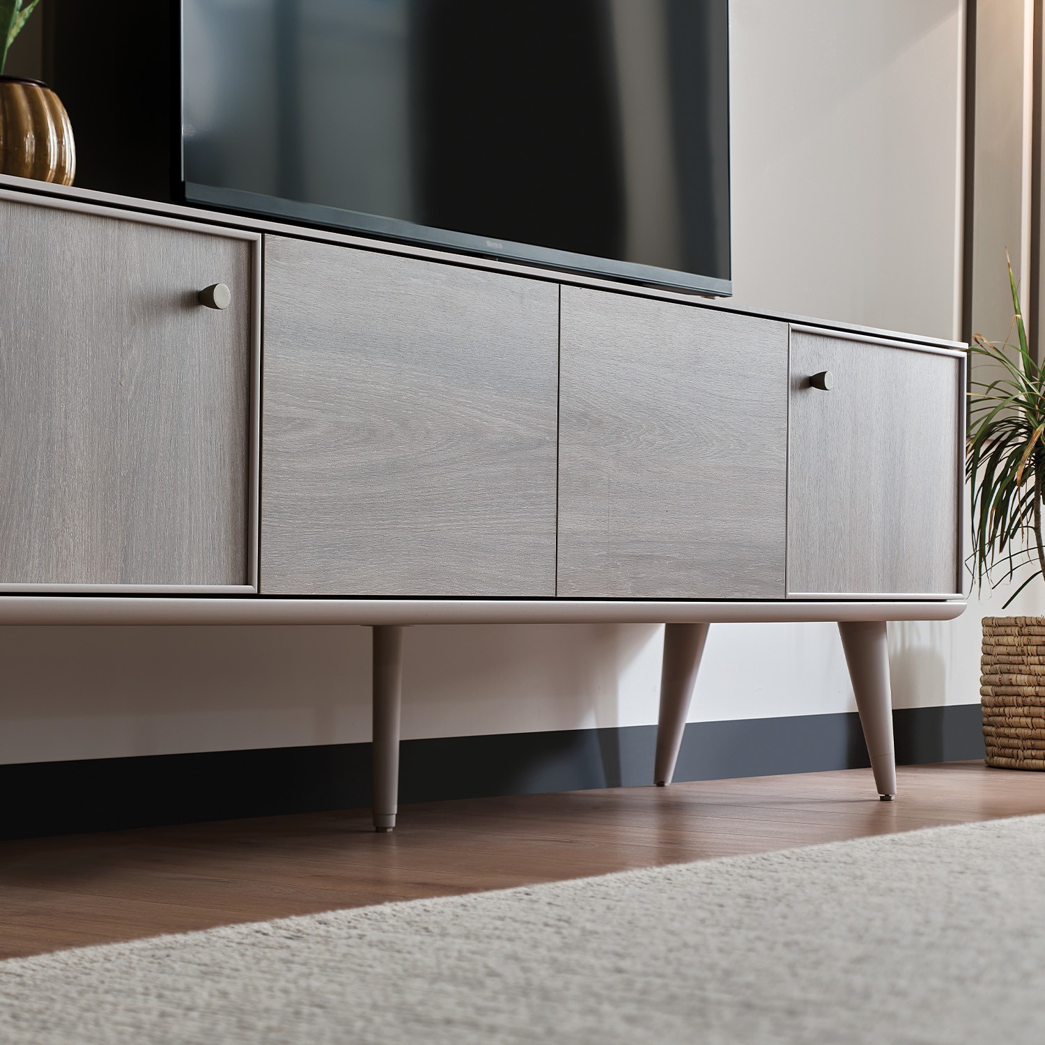 Enza Home Basel Ayaklı Tv Sehpası Fiyatı Taksit Seçenekleri