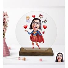 BK Kişiye Özel Süper Anne Karikatürlü Yuvarlak Ahşap Standlı Biblo-1