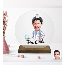 BK Kişiye Özel Erkek Diş Hekimi Karikatürlü Yuvarlak Ahşap Standlı Biblo-3