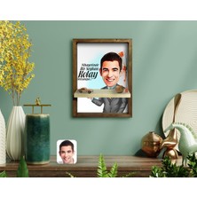 BK Kişiye Özel Erkek Kolay Yetişmiyor Karikatürlü Doğal Masif Ahşap Çerçeveli Tablo Duvar Rafı-2