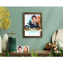 BK Kişiye Özel Motorcu Sevgililer Karikatürlü Doğal Masif Ahşap Çerçeveli Tablo Duvar Rafı-1