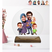 BK Kişiye Özel Aile Karikatürlü Yuvarlak Ahşap Standlı Biblo-8