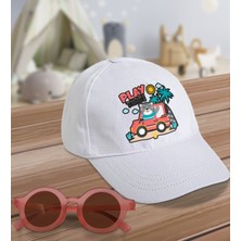 Bk Kids Play Time Tasarımlı Beyaz Cotton Çocuk Şapkası ve Pembe Çocuk Güneş Gözlüğü Hediye Seti
