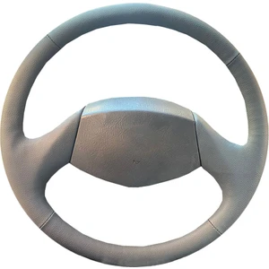 İskender Oto Aksesuar Audi A4 Tuşlu Krom Kapaklı Versiyona Uygun Spor Desen Detay deri direksiyon Siyah Dikiş