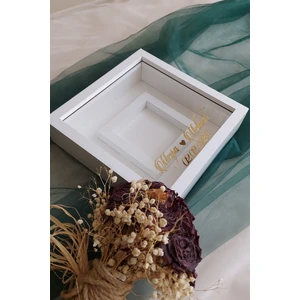 Verda Çerçeve 
25 x 25 cm Beyaz Fotoğraf Bölümlü! Verda Anı Çerçevesi Isim Tarihli!