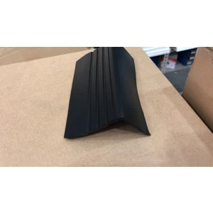 Butik Yıldız Pvc Merdiven Burunluğu Oluklu Kaymayı Önleyici Pvc Merdiven Burunluğu