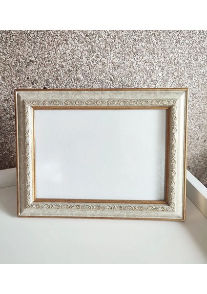 Beyaz Sarı Yaldızlı Oymalı Çerçeve modelleri