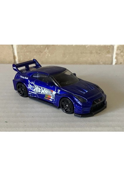 Lb-Silhouette Works Gt Nissan 35GT-RR Ver.2 (2022_HCT99) fırsatları