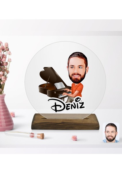 Kişiye Özel Erkek Piyanist Karikatürlü Yuvarlak Ahşap Standlı Biblo-1