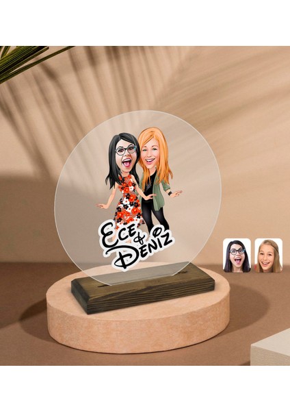 Kişiye Özel Kız Kardeş Karikatürlü Yuvarlak Ahşap Standlı Biblo-1 fiyatları