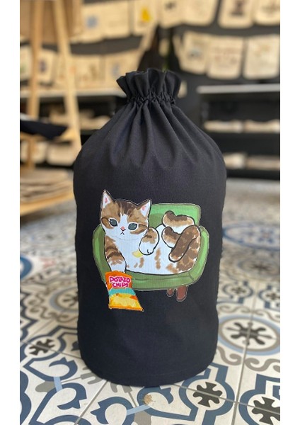Siyah Damacana Kılıfı Cips Yiyen Kedi