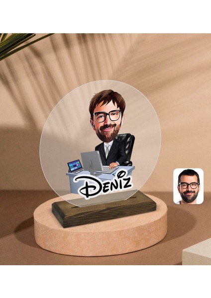 Kişiye Özel Erkek Genel Müdür Karikatürlü Yuvarlak Ahşap Standlı Biblo-1