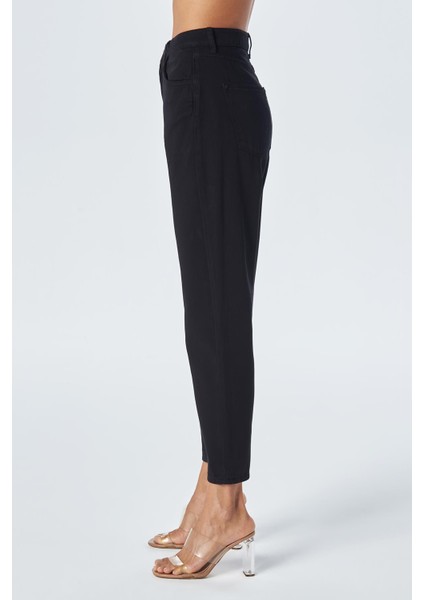 Ariana Siyah Yüksek Bel Fermuarlı Mom Fit Jean Pantolon C 4525-116 modelleri