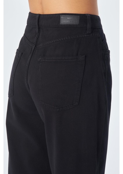 Ariana Siyah Yüksek Bel Fermuarlı Mom Fit Jean Pantolon C 4525-116 indirimleri