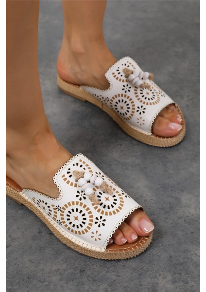 Shoes Kadın Beyaz Tabanı Hasır Detaylı Rahat Terlik