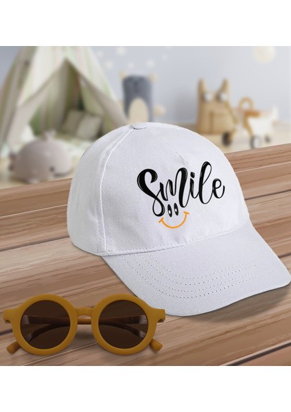 Kids Smile Tasarımlı Beyaz Cotton Çocuk Şapkası ve Sarı Çocuk Güneş Gözlüğü Hediye Seti-2