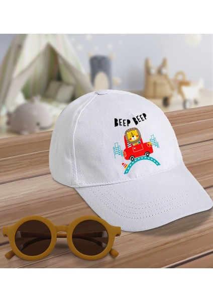 Kids Sevimli Aslan Tasarımlı Beyaz Cotton Çocuk Şapkası ve Sarı Çocuk Güneş Gözlüğü Hediye Seti