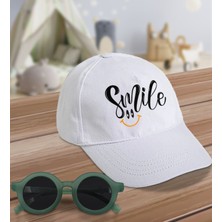 BK Kids Smile Tasarımlı Beyaz Cotton Çocuk Şapkası ve Yeşil Çocuk Güneş Gözlüğü Hediye Seti-2