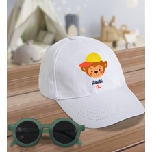 BK Kids Havalı Ol Tasarımlı Beyaz Cotton Çocuk Şapkası ve Yeşil Çocuk Güneş Gözlüğü Hediye Seti