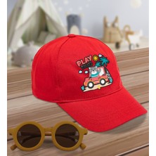 BK Kids Play Time Tasarımlı Kırmızı Cotton Çocuk Şapkası ve Sarı Çocuk Güneş Gözlüğü Hediye Seti