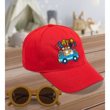 BK Kids Play Day Tasarımlı Kırmızı Cotton Çocuk Şapkası ve Sarı Çocuk Güneş Gözlüğü Hediye Seti