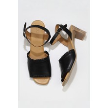 Bueno Shoes Siyah Deri Kadın Topuklu Sandalet