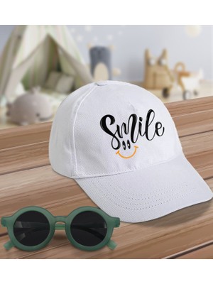 BK Kids Smile Tasarımlı Beyaz Cotton Çocuk Şapkası ve Yeşil Çocuk Güneş Gözlüğü Hediye Seti-2