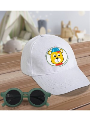 BK Kids Sevimli Ayı Tasarımlı Beyaz Cotton Çocuk Şapkası ve Yeşil Çocuk Güneş Gözlüğü Hediye Seti