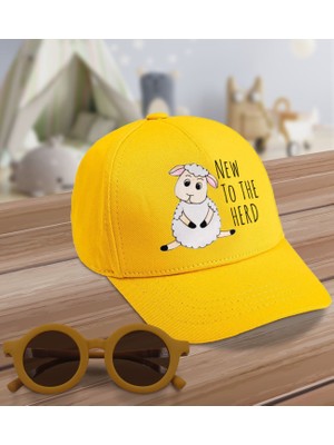 BK Kids New To The Herd Tasarımlı Sarı Cotton Çocuk Şapkası ve Sarı Çocuk Güneş Gözlüğü Hediye Seti