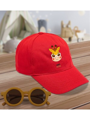 BK Kids Super Hero Tasarımlı Kırmızı Cotton Çocuk Şapkası ve Sarı Çocuk Güneş Gözlüğü Hediye Seti