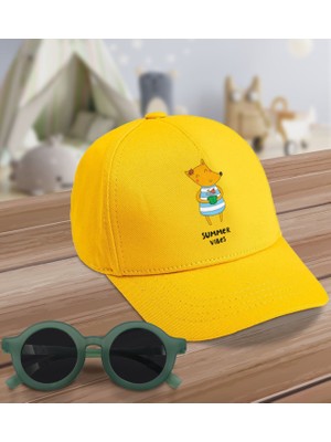 BK Kids Summer Vibes Tasarımlı Sarı Cotton Çocuk Şapkası ve Yeşil Çocuk Güneş Gözlüğü Hediye Seti