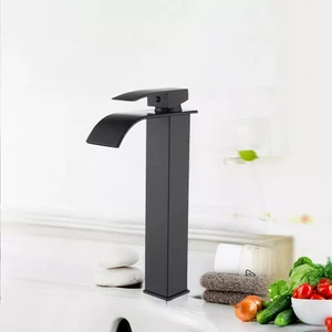 Siyah Kare Çanak Lavabo Bataryası Oval Çıkış Şelale Model Uzunyüksek Lavabo Musluğu Çift Girişli