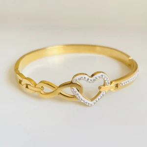 Takı Accessory Kalp Figürlü Çelik Kelepçe Bileklik Gold 18CM