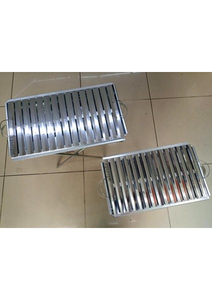 Ayaklı Büyük Mangal 60 cm Kebapçı Tipi Geniş Oluklu Paslanmaz Galvaniz Gövde Krom Köfteci Izgarası indirimleri