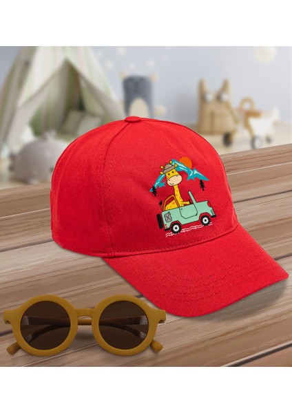 Kids Sevimli Zürafa Tasarımlı Kırmızı Cotton Çocuk Şapkası ve Sarı Çocuk Güneş Gözlüğü Hediye Seti-2