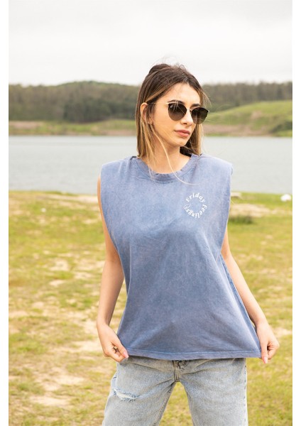 Indigo Yıkamalı Vatkalı Kolsuz T-Shirt fiyatları