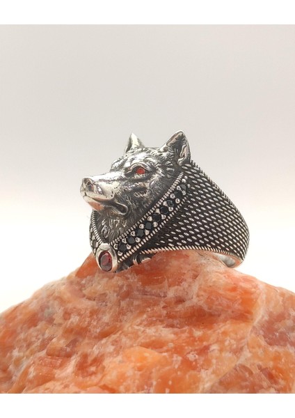 Gümüş 925 Ayar Gümüş Yüzük Kurt Kafası Figürlü Zirkon Taş Süslemeli modelleri