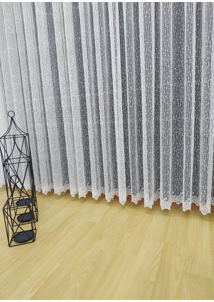 Fransız Camlara Uygun Kar Tanesi Zemin Işlemeli Seyrek Pile Tül Perde modelleri