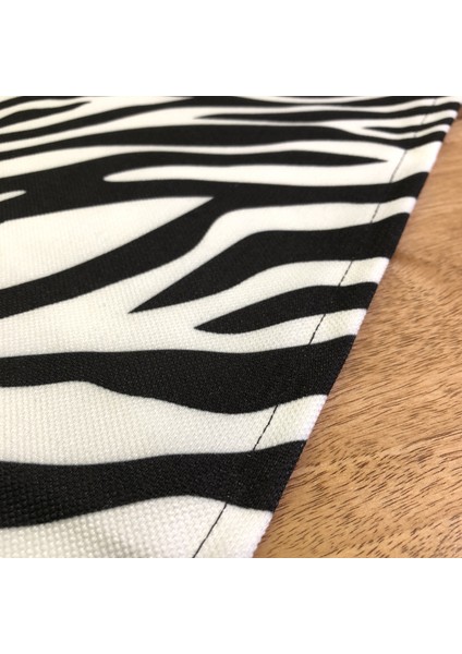 Zebra Desenli Kare Runner Örtü modelleri