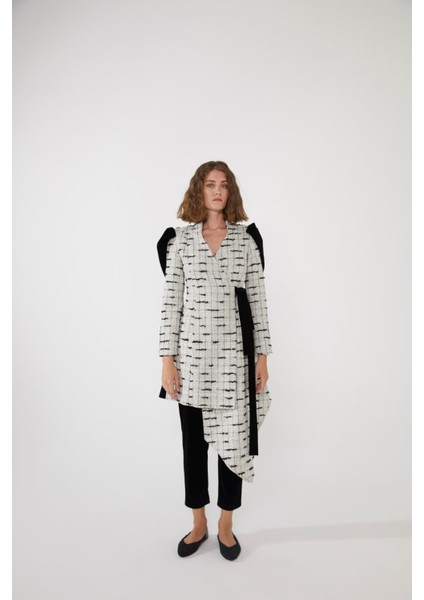 Kadife Detaylı Tüvit Ceket