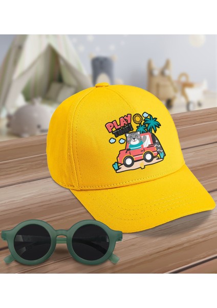 Kids Play Time Tasarımlı Sarı Cotton Çocuk Şapkası ve Yeşil Çocuk Güneş Gözlüğü Hediye Seti