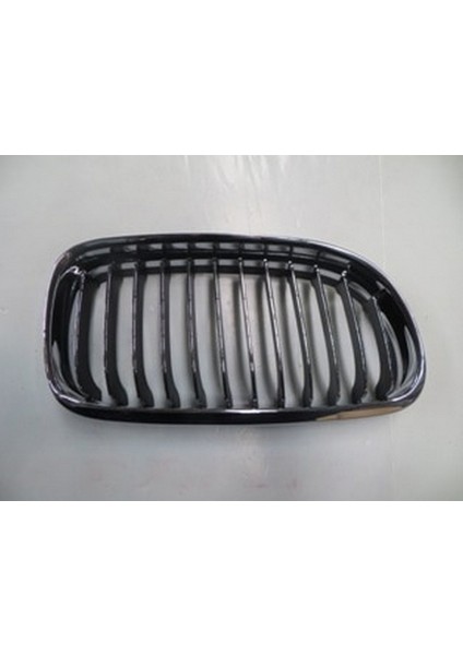 2009 - 2011 Bmw 3 Serisi Ön Panjur Sağ Nikelajlı - Siyah (Oem NO:51137201970)