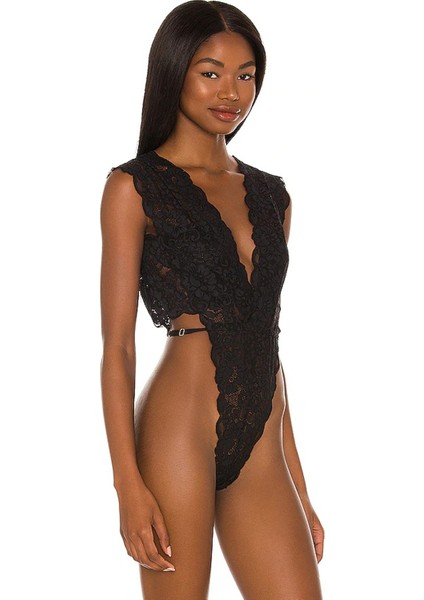Siyah Omuz Detaylı Bodysuit fiyatları