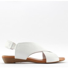 Celal Gültekin Kadın Beyaz Arkası Lastikli Çapraz Bantlı Deri Sandalet