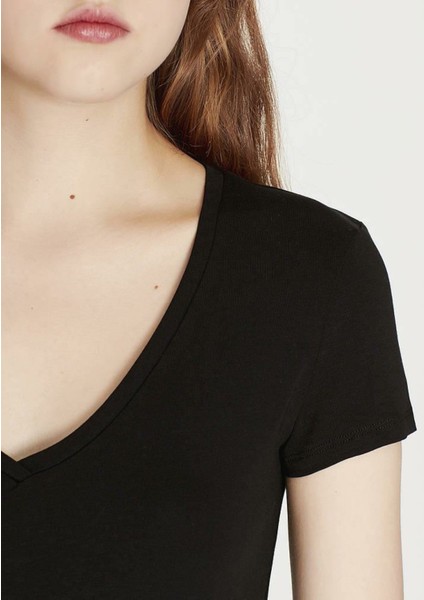 Mavi V Yaka Kadın T-Shırt 162769-900 fırsatları