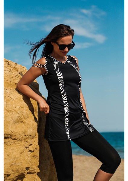 Kadın Siyah Zebra Desenli Tasarım Yarı Kapalı Mayo M2209